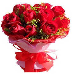 9 adet kirmizi güllerden kipkirmizi buket  Rize İnternetten çiçek siparişi 