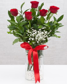 cam vazo içerisinde 5 adet kırmızı gül  Rize çiçek satışı 