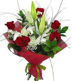 1 dal kazablanka 5 kırmızı gül buketi  Rize internetten çiçek siparişi 