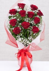 11 kırmızı gülden buket çiçeği  Rize ucuz çiçek gönder 