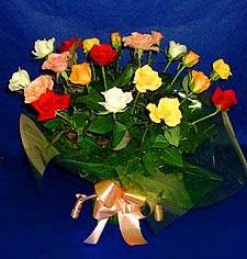  Rize güvenli kaliteli hızlı çiçek  13 adet karisik renkli güller